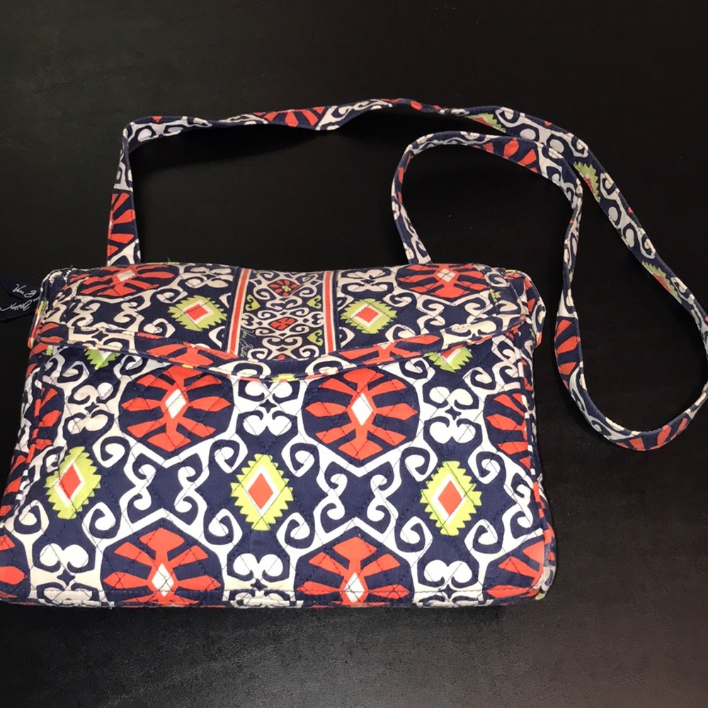 Vera Bradley crossbody purse can hold tablet